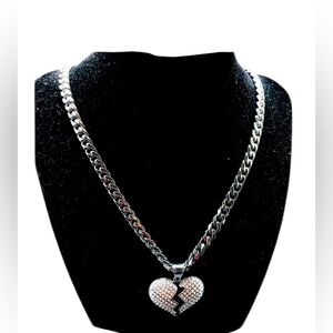 FASHION JEWELRY STAINLESS STEEL SILVER CUBAN CHAIN WOMENS BROKEN HEART PENDANT